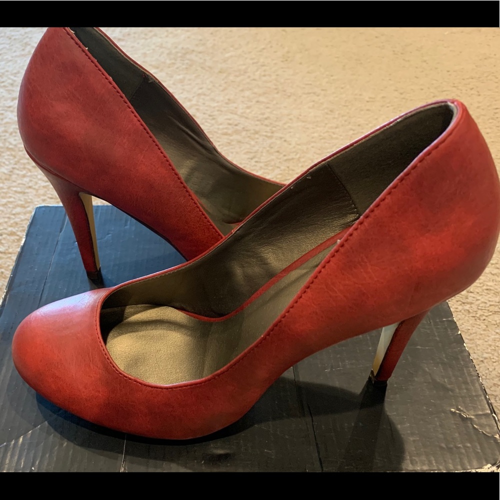 Michael Antonio Lydia Women’s Pump, Red